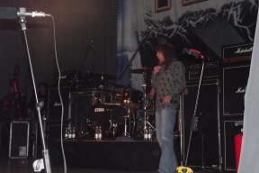 shout12