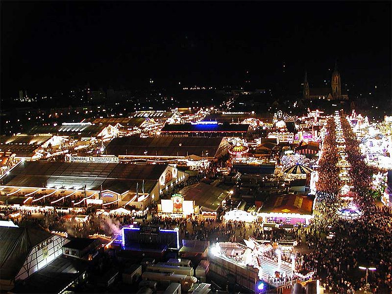 800px-oktoberfest_at_night